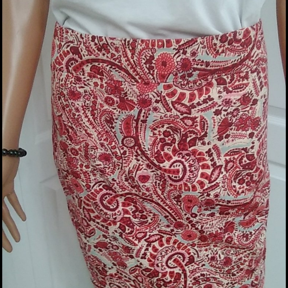 Summer Skirt with 3% Spandex by Ann Taylor Loft. - Picture 2 of 12